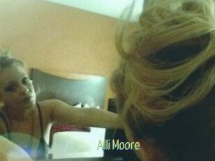 Alli_Moore