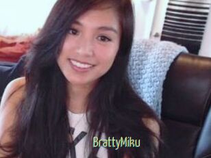 BrattyMiku Chaturbate Cam Sexe