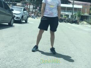 Daniel_Mills