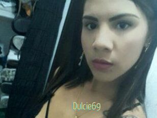 Dulcie_69