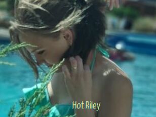 Hot_Riley