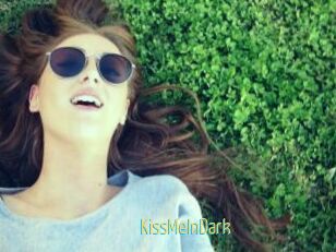 KissMeInDark