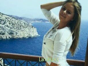 LarraMaxx