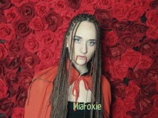 MiaFoxie