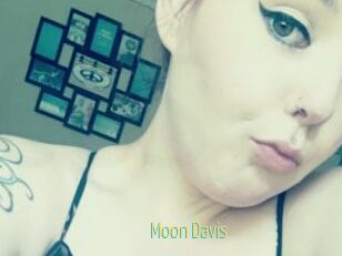 Moon_Davis