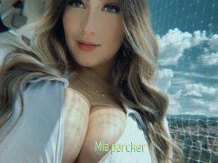 Mia_parcker