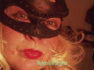 NylonfeetlegPia