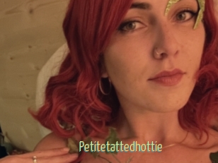 Petitetattedhottie