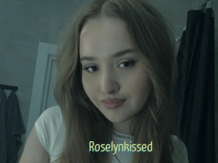 Roselynkissed