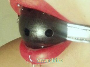 Sassandtitties