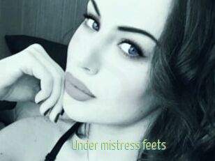 Under_mistress_feets